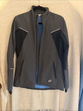 ASICS Women's Dark Gray and Black Softshell Running Jacket